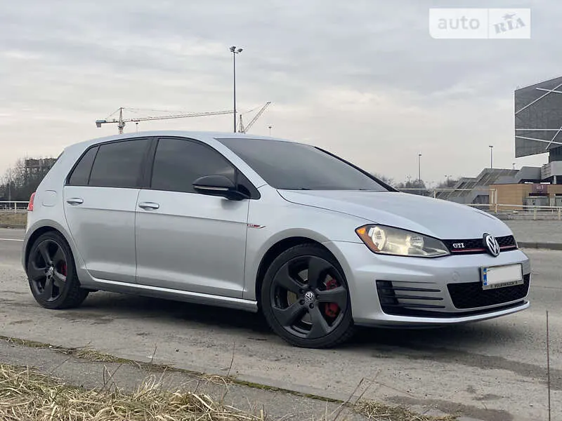 Volkswagen Golf GTI
