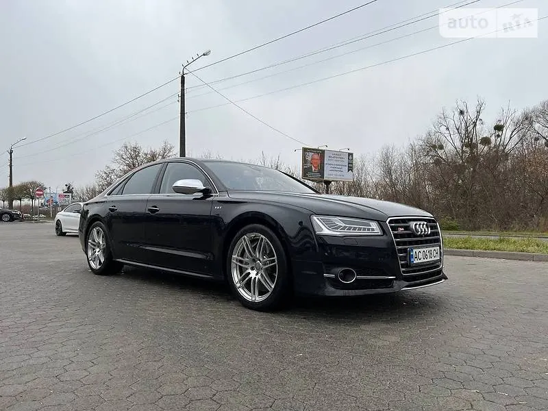 Audi S8