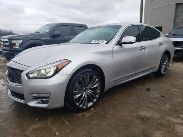 Infiniti Q70 3.7