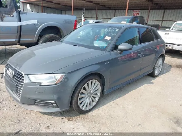 Audi A3 E-TRON 1.4T PREMIUM