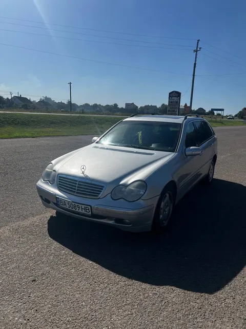 Mercedes-Benz C200