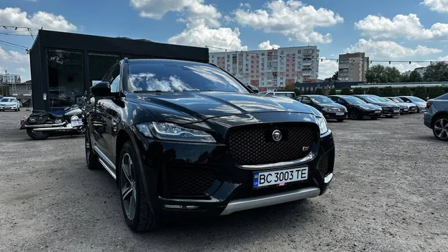 Jaguar F-Pace R-line