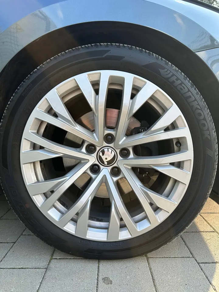 Skoda Superb — фото 5