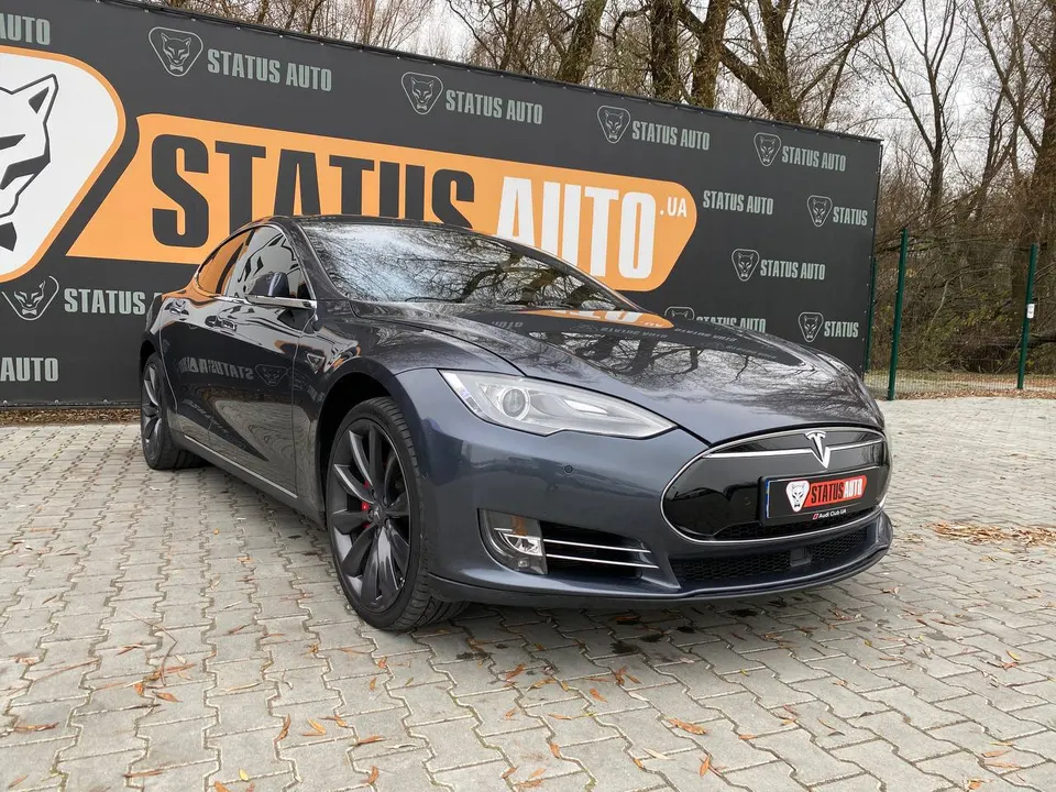 Tesla Model S P90D