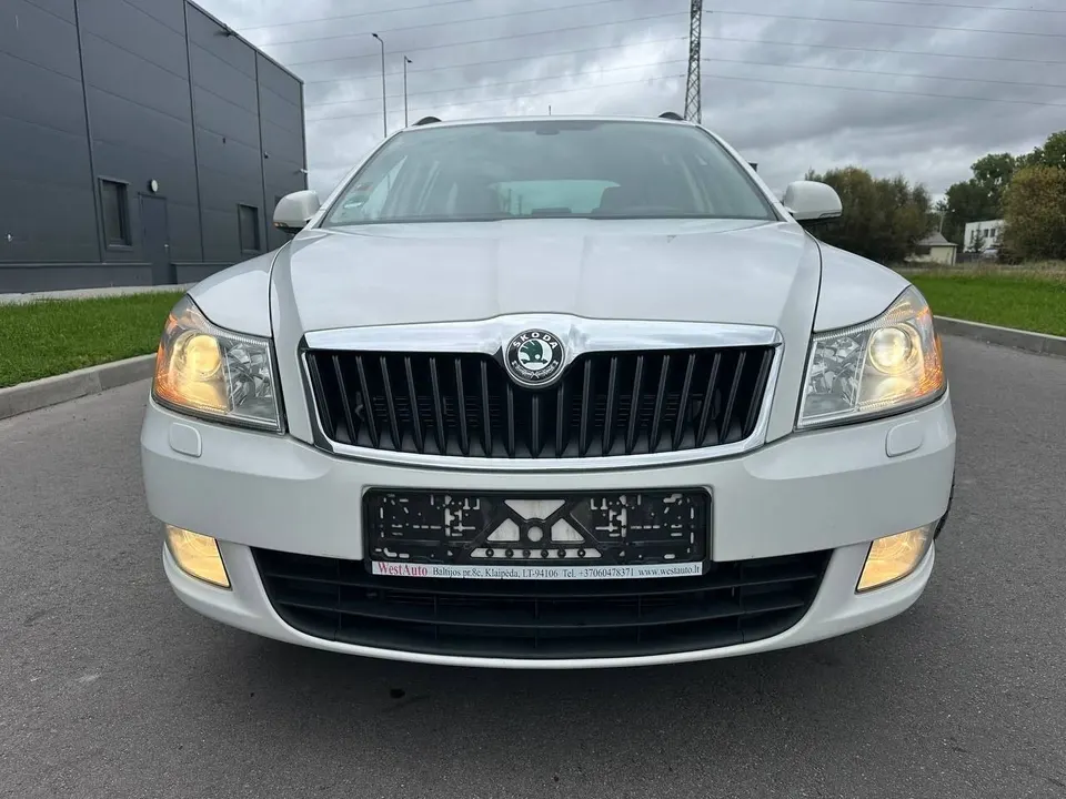 Skoda OCTAVIA — фото 2