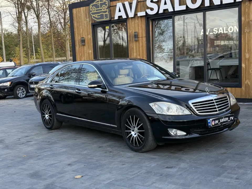 Mercedes-Benz S-Class