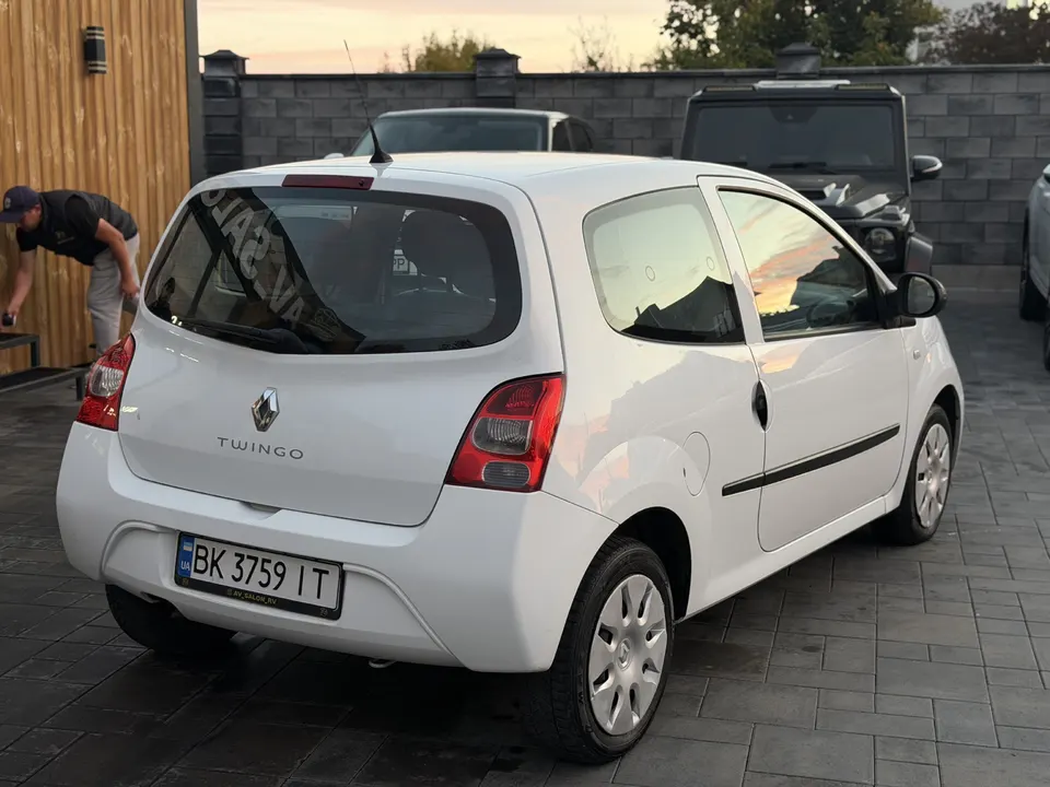 Renault Twingo — фото 7