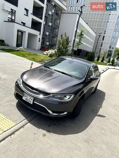 Chrysler 200