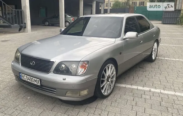 Lexus LS