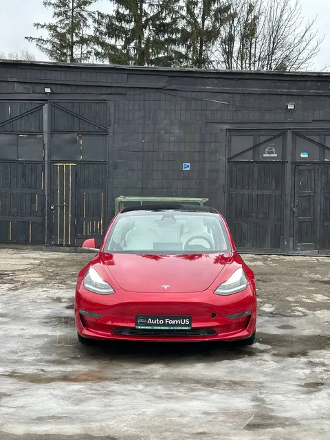 Tesla MODEL 3 Long Range