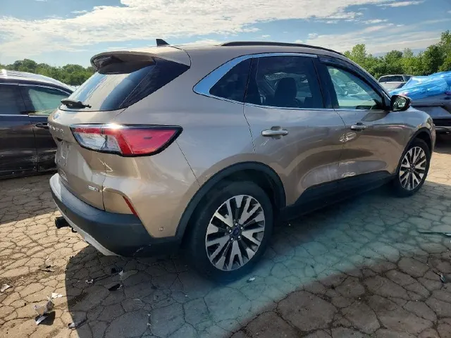 Ford ESCAPE TITANIUM