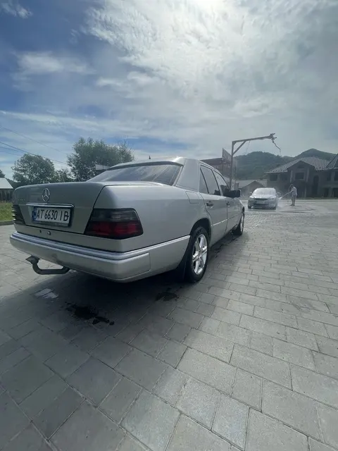 Mercedes-Benz benz e class om602