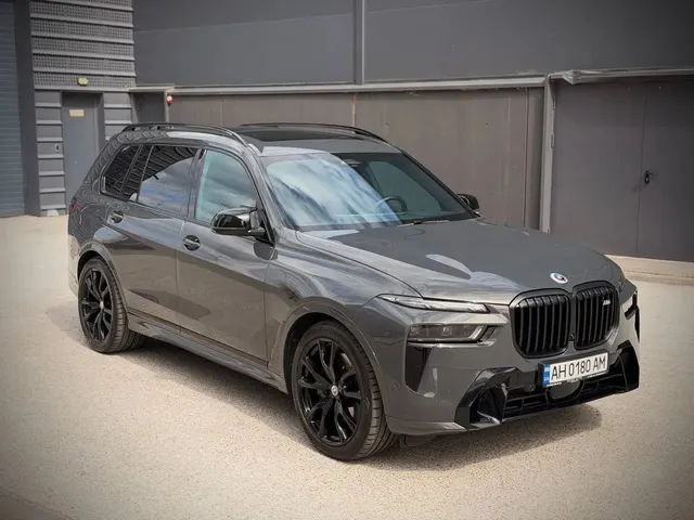 BMW X7 M60i