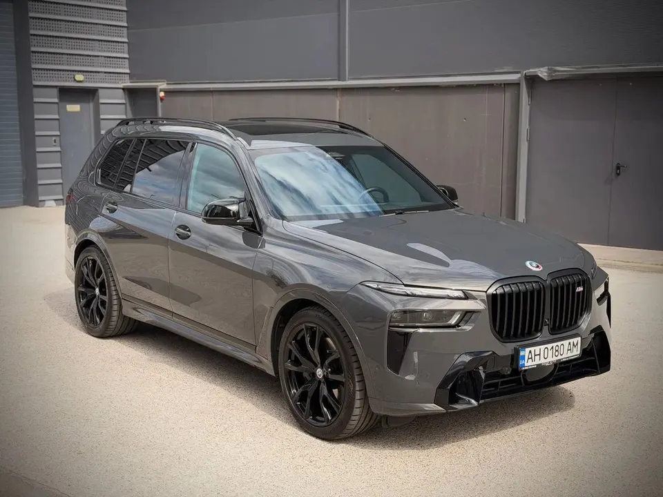 BMW X7 M60i
