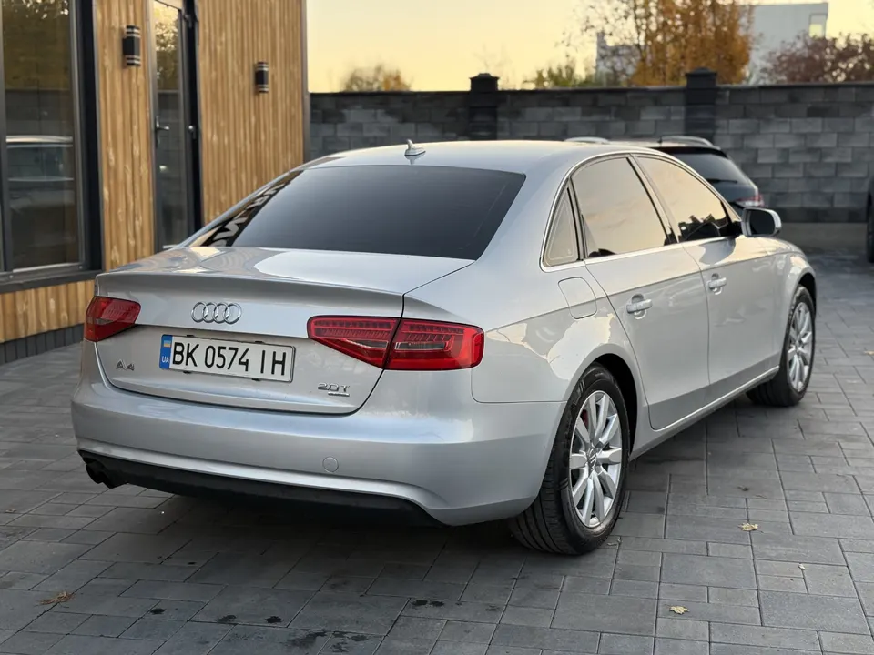 Audi A4 — фото 6