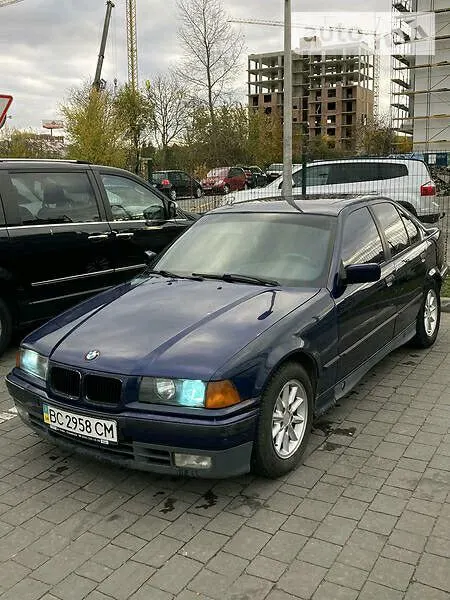 BMW 325