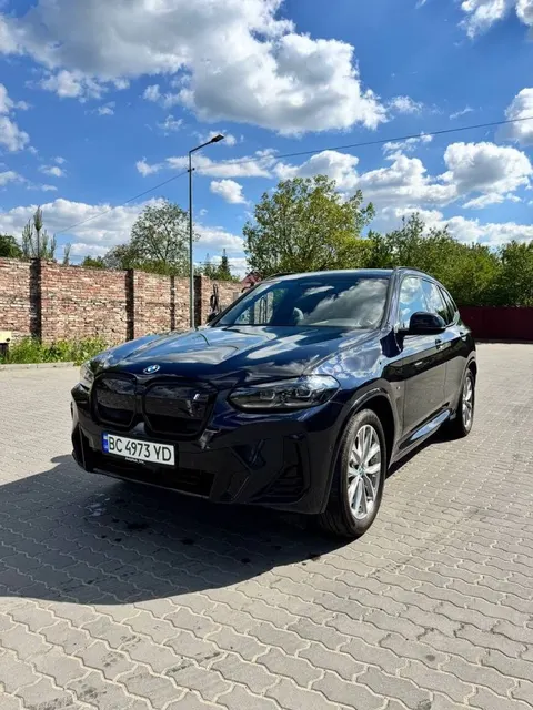 BMW iX3