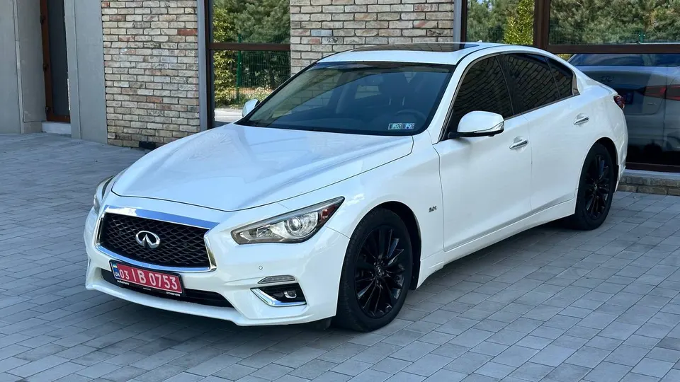 Infiniti Q50 LUXE