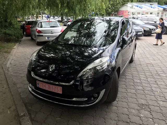 Renault Grand Scenic INITIALE PARIS