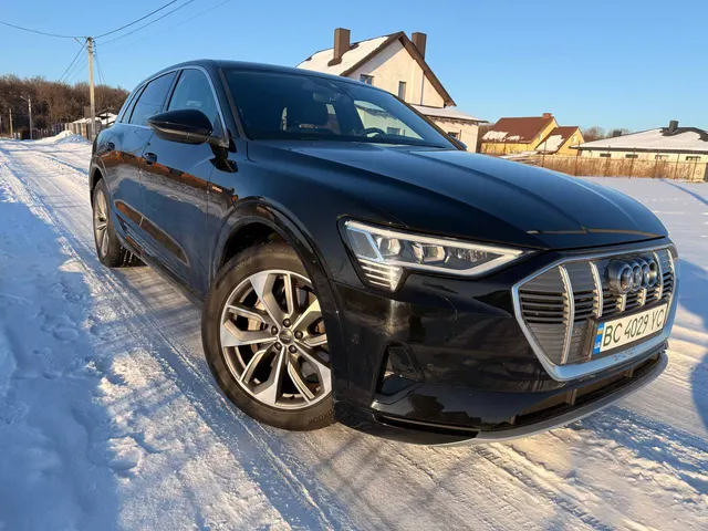 Audi e-tron S-line