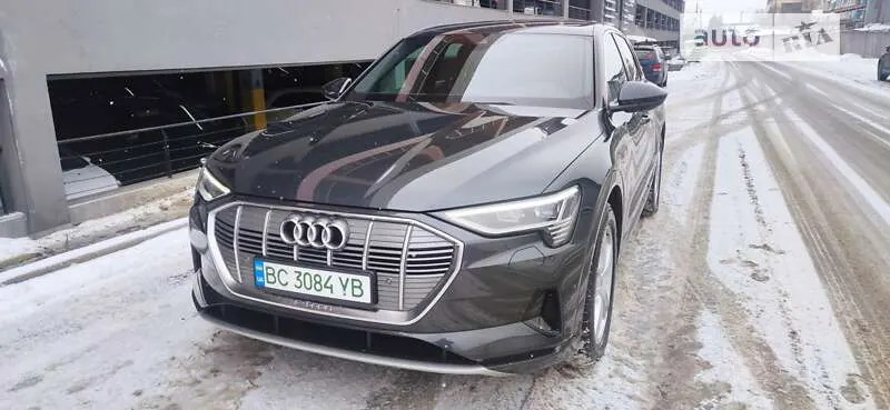Audi e-tron