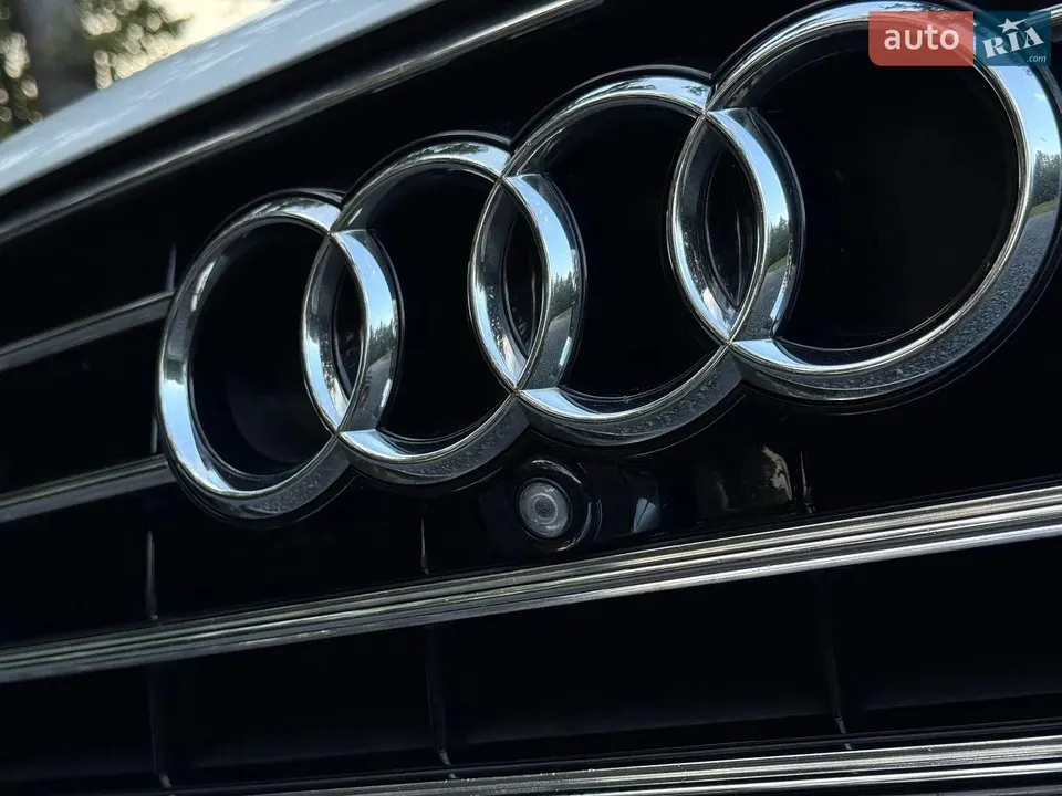Audi A8 — фото 5
