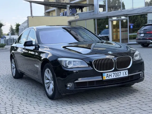 BMW 750i F01