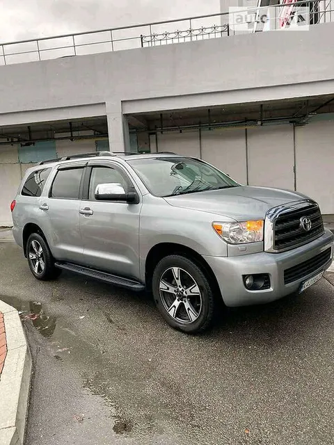Toyota Sequoia