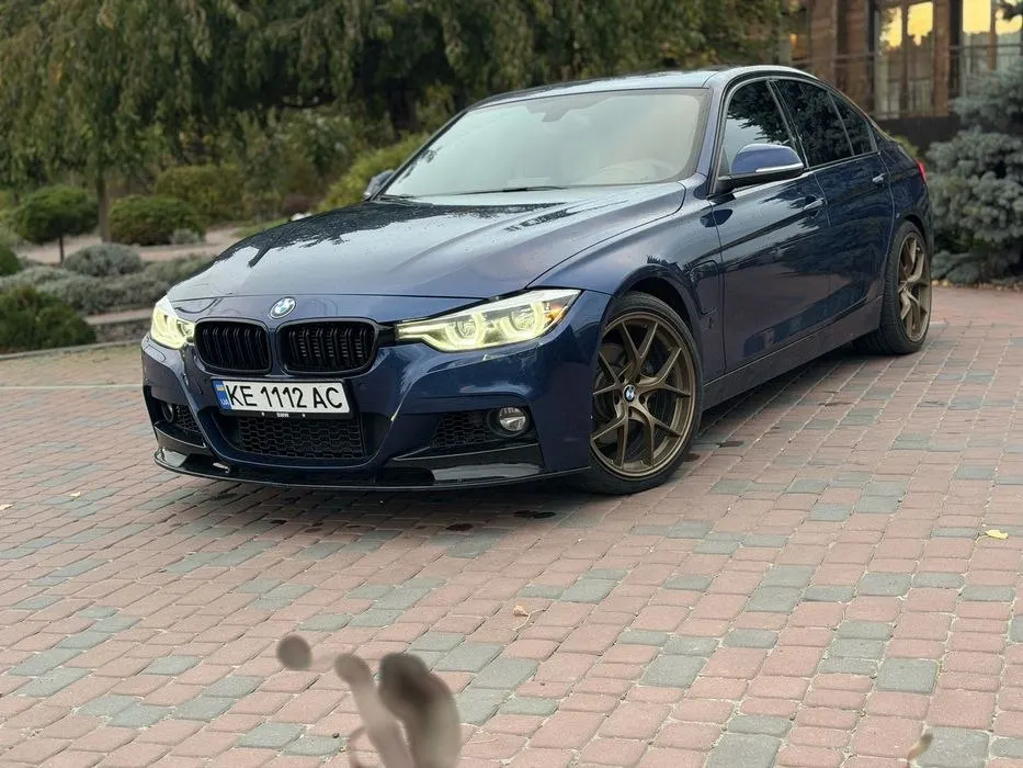 BMW f30 330e гібрид