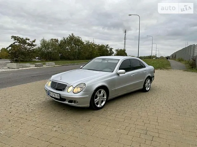 Mercedes-Benz E 200