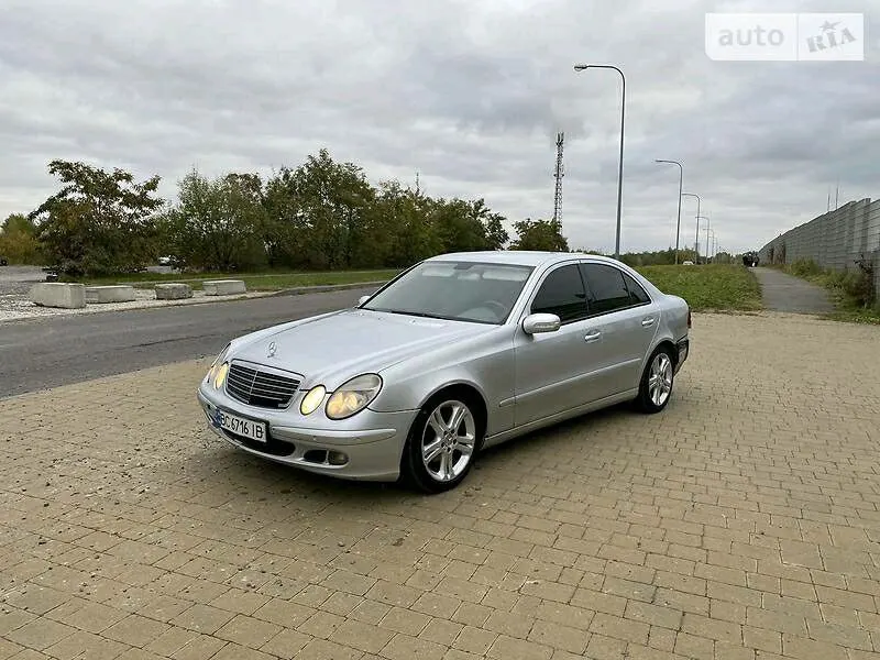 Mercedes-Benz E 200