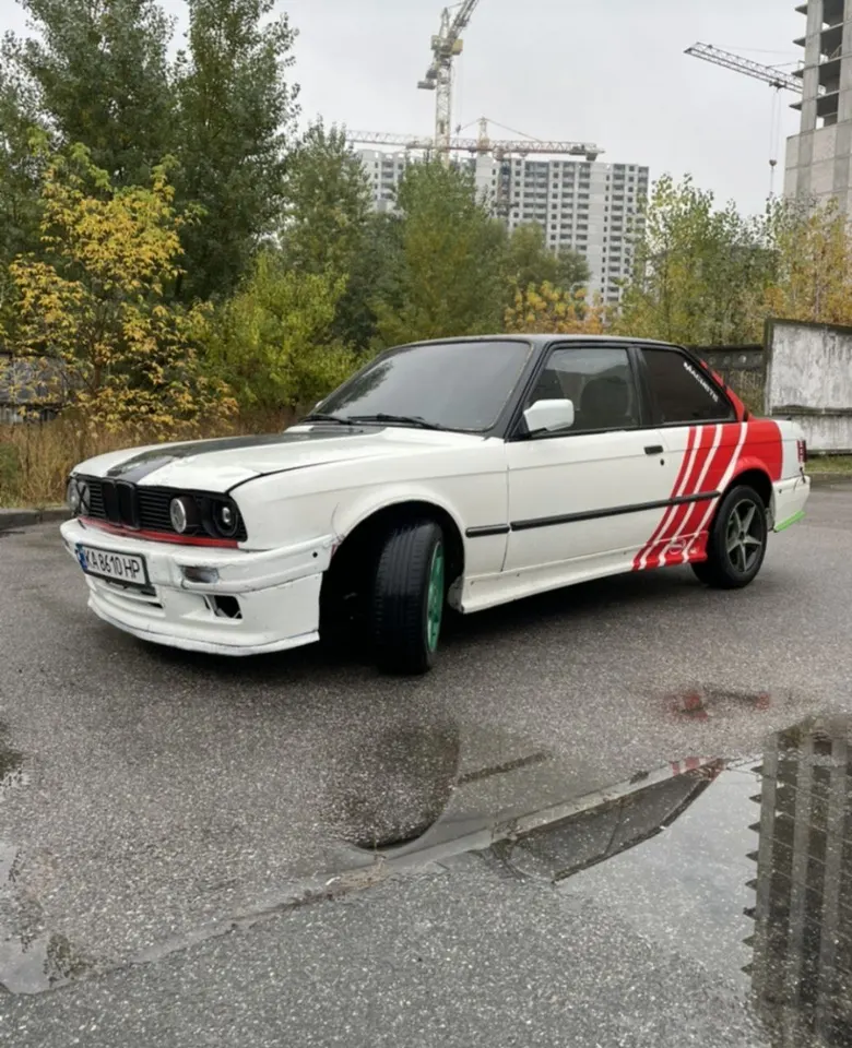 BMW E30
