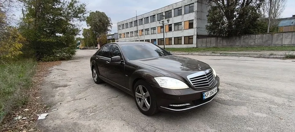Mercedes-Benz w221