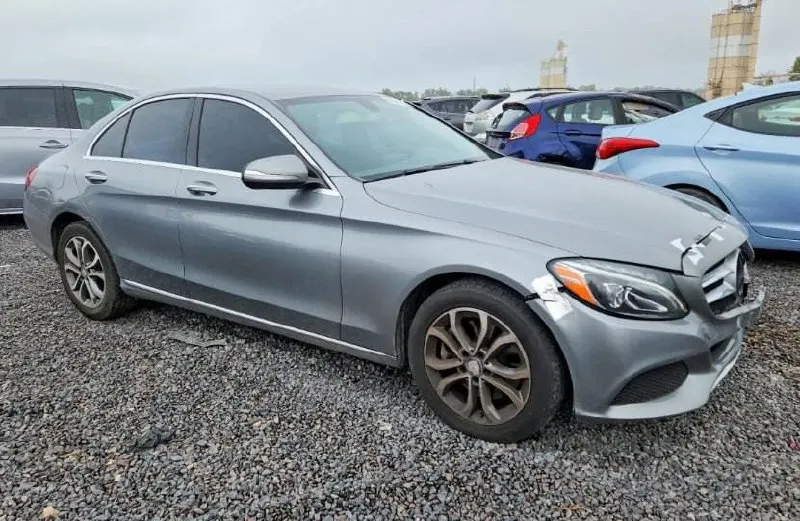 Mercedes-Benz C300 — фото 2