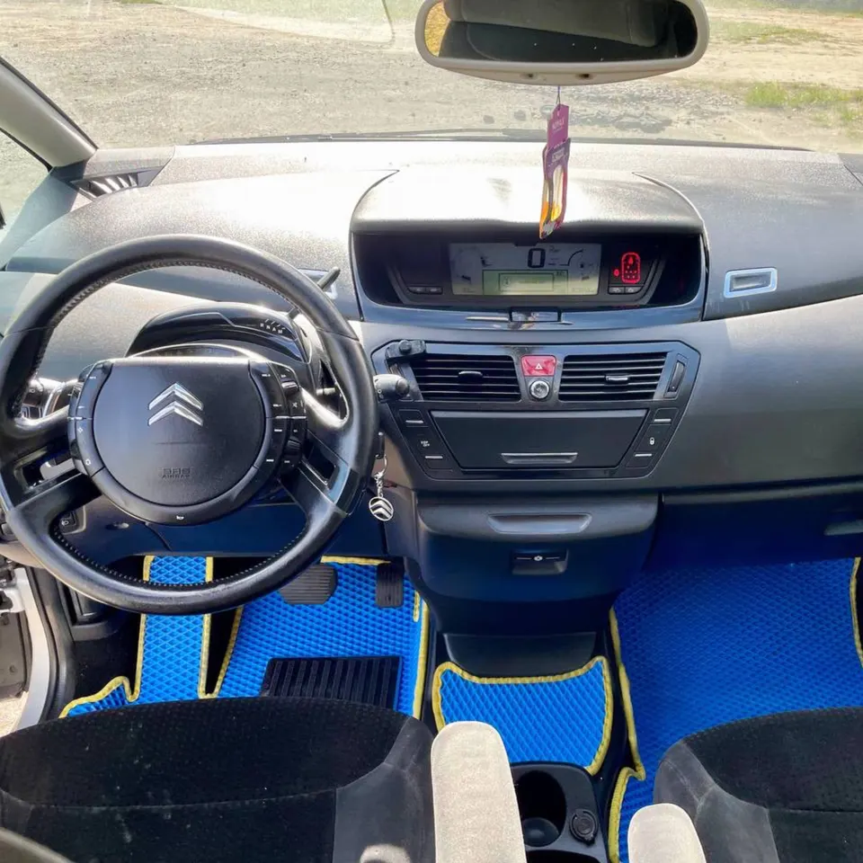 Citroen C4 Picasso — фото 10