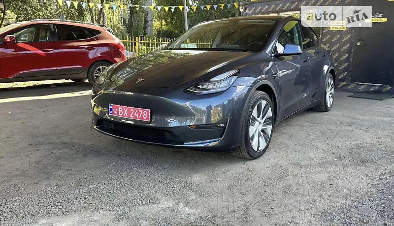 Tesla Model Y