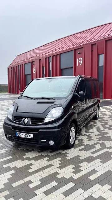 Renault Trafic Black Edition