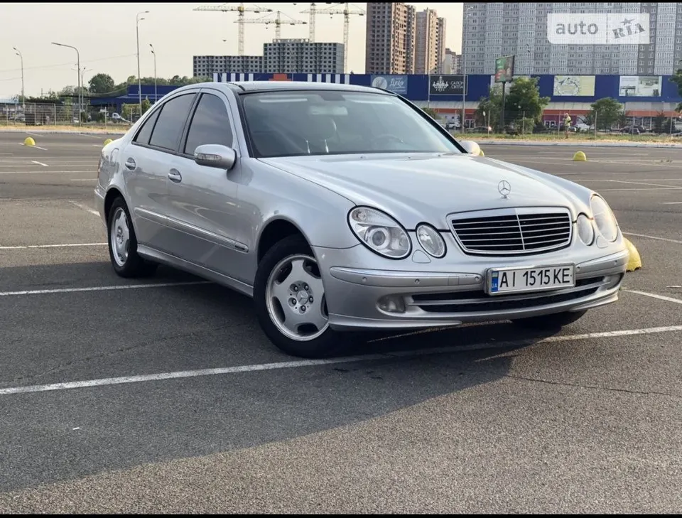 Mercedes-Benz W211