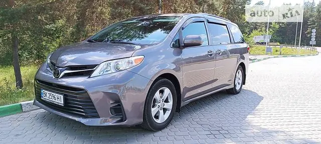Toyota Sienna DOHC V6 SMPI