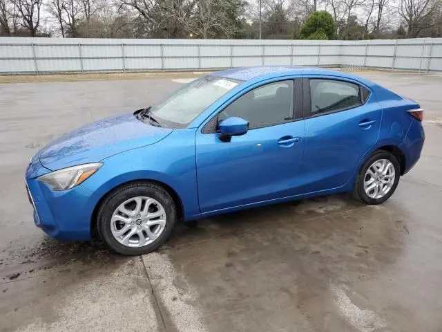 Toyota YARIS IA
