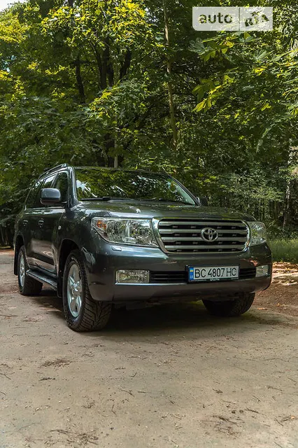 Toyota Land Cruiser 200