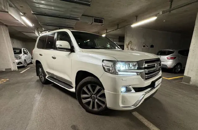 Toyota Land Cruiser 200