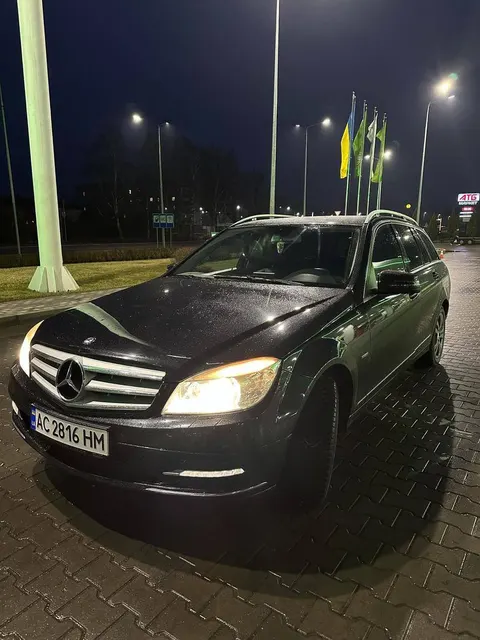 Mercedes-Benz C220