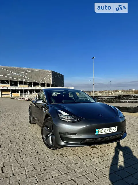 Tesla Model 3 Long Range