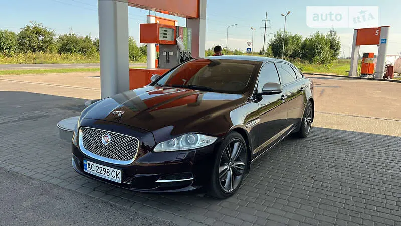 Jaguar XJ