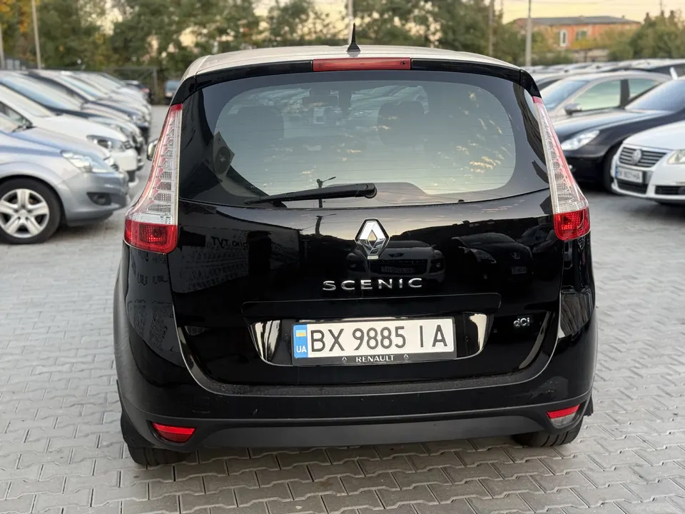 Renault Scenic — фото 8