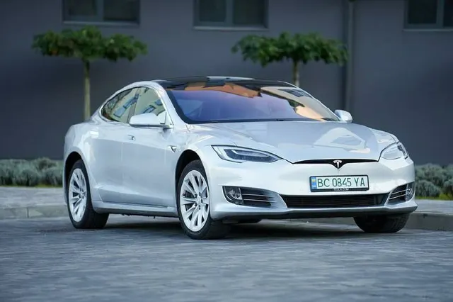 Tesla model S