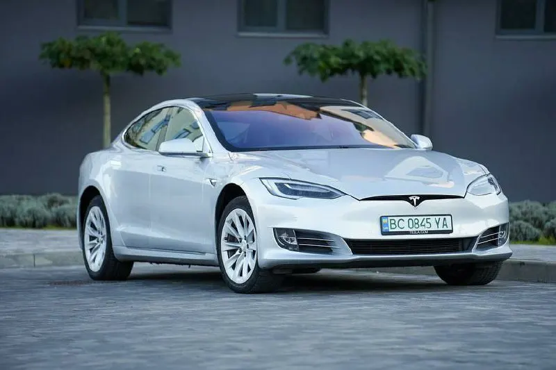 Tesla model S