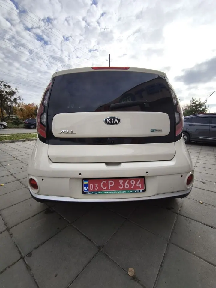 Kia Soul EV чиста 30 — фото 3
