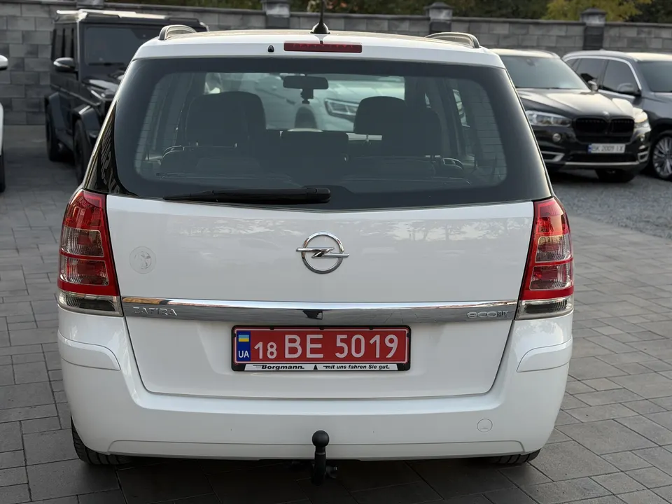 Opel Zafira — фото 5